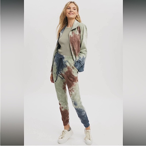 Mystree Tops - NWT Mystree Tie-Dye Sweats Set